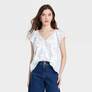 Universal Thread Light Blue Floral Blouse